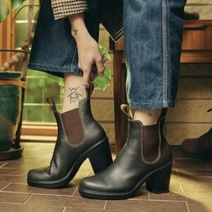 Women's Brown Blundstone Block Heeled Boots 8